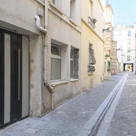 122 Joy Parigi